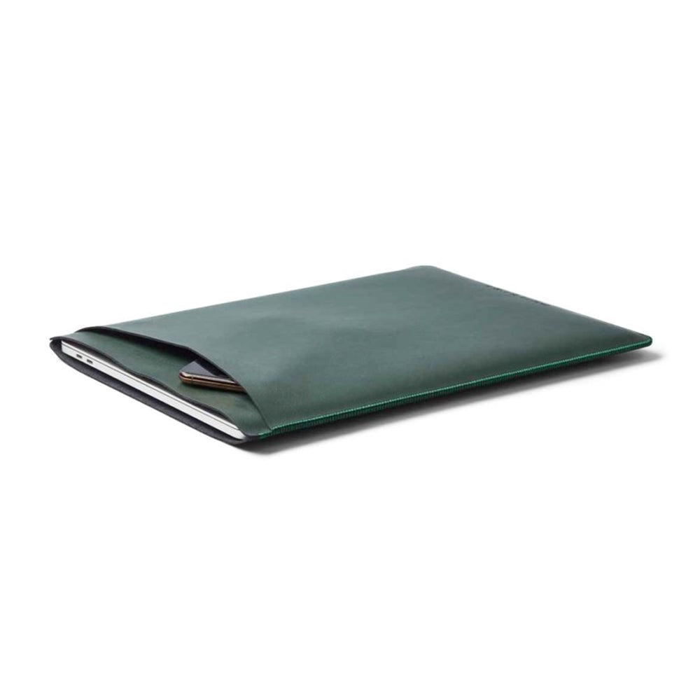 Philbert UltraSlim Vegansk Skinn Sleeve m. Stropp til MacBook / Laptop 15" (35,5 x 25 x 2 cm) - Grønn