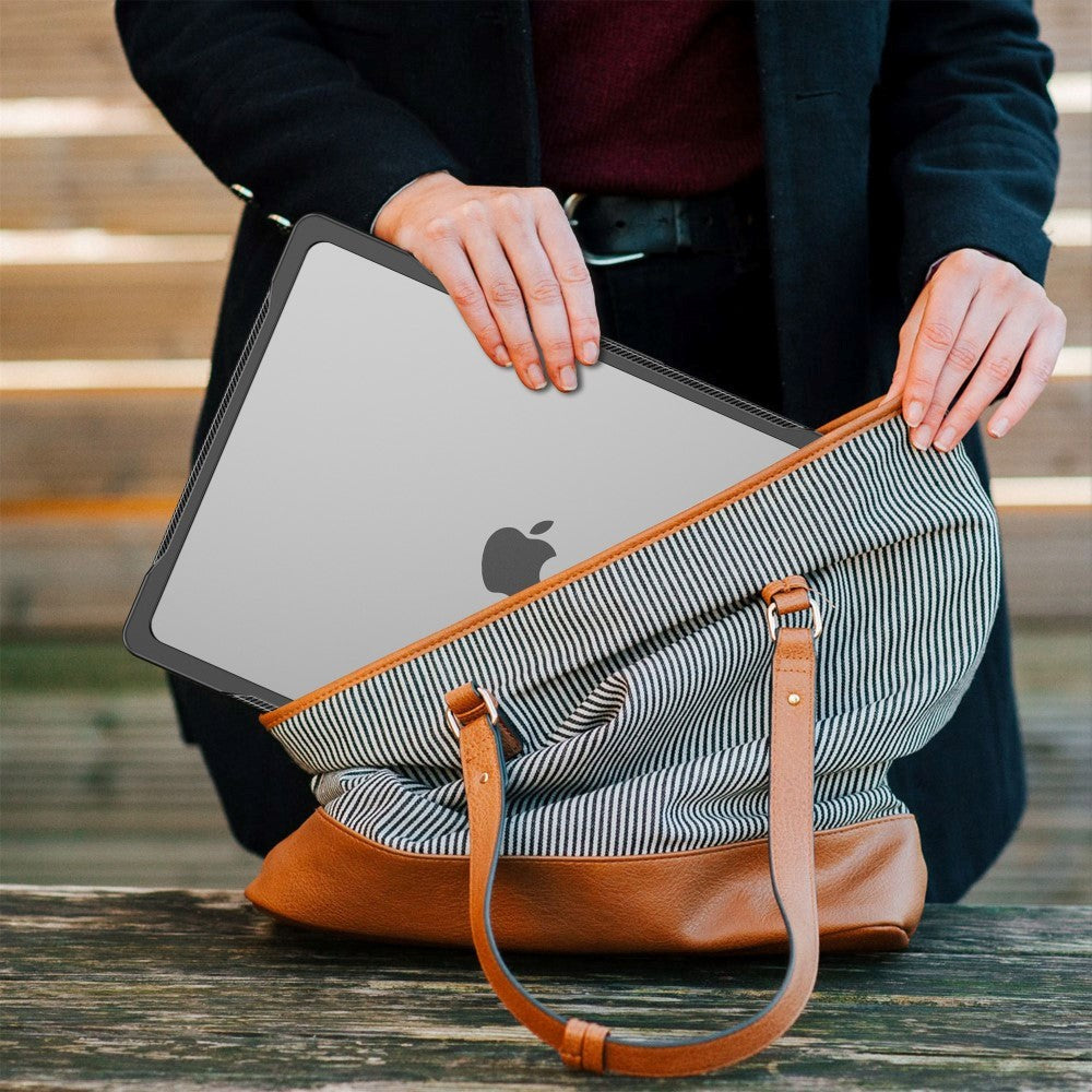 MacBook Air 15" M2/M3/M4 (2023-2025) Hard Plast Deksel - Gjennomsiktig