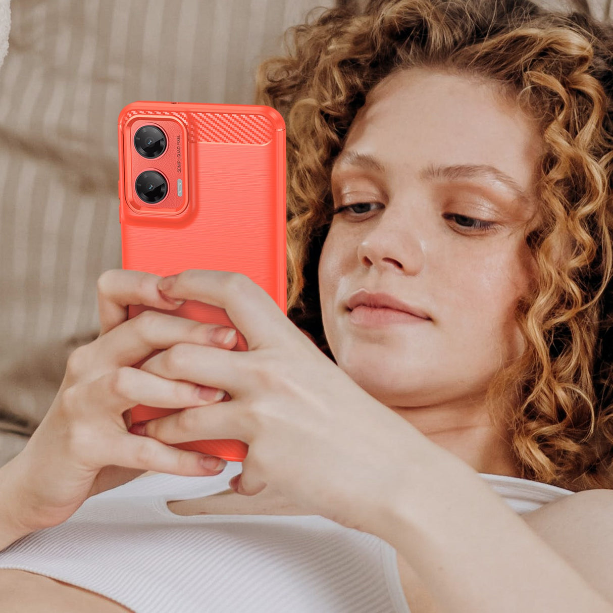 EIDERWOOD Motorola Moto G35 5G DekselCarbon Fiber Texture - Rød