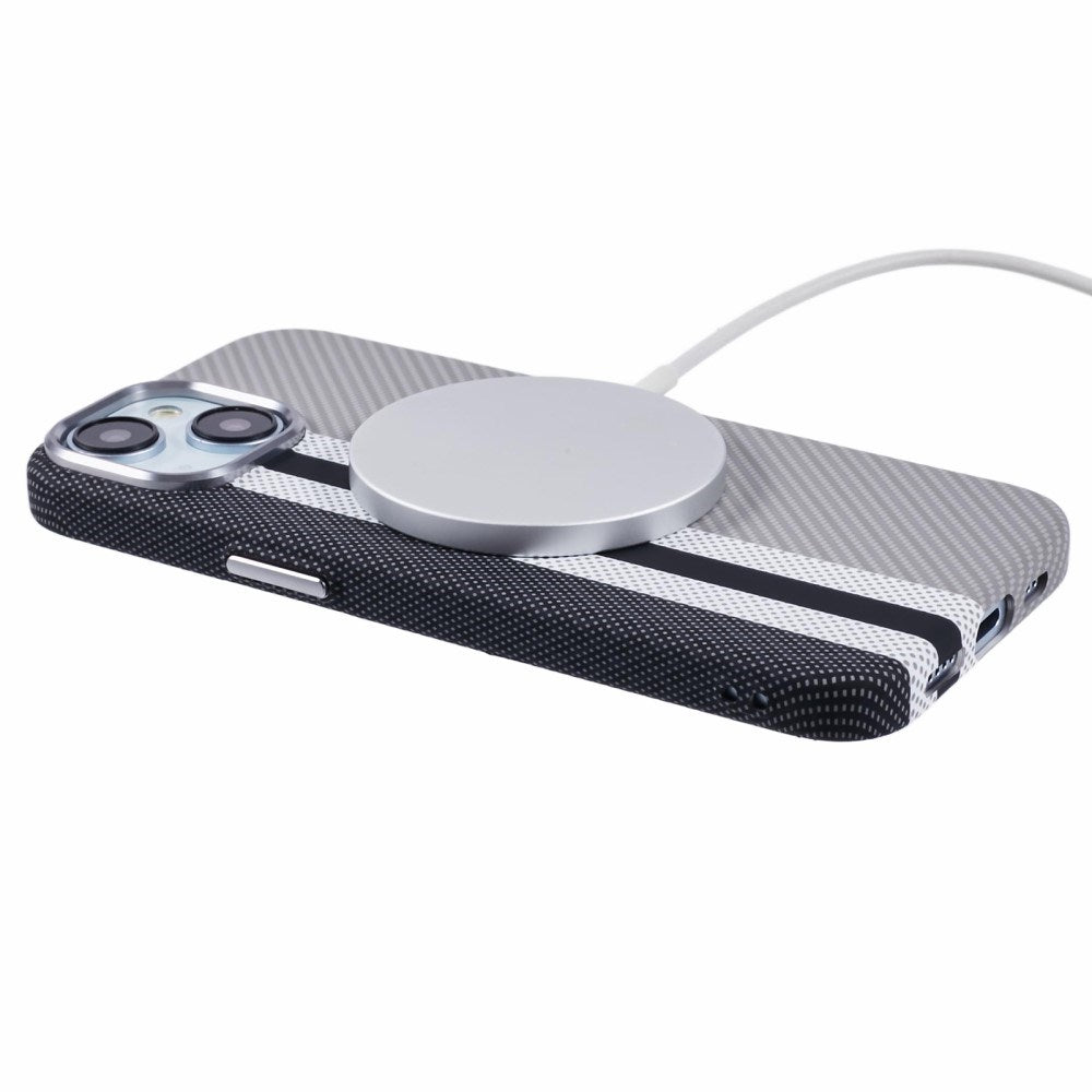 EIDERWOOD Mønstret Carbon Deksel - iPhone 15 - MagSafe Kompatibel - Grey Stripes