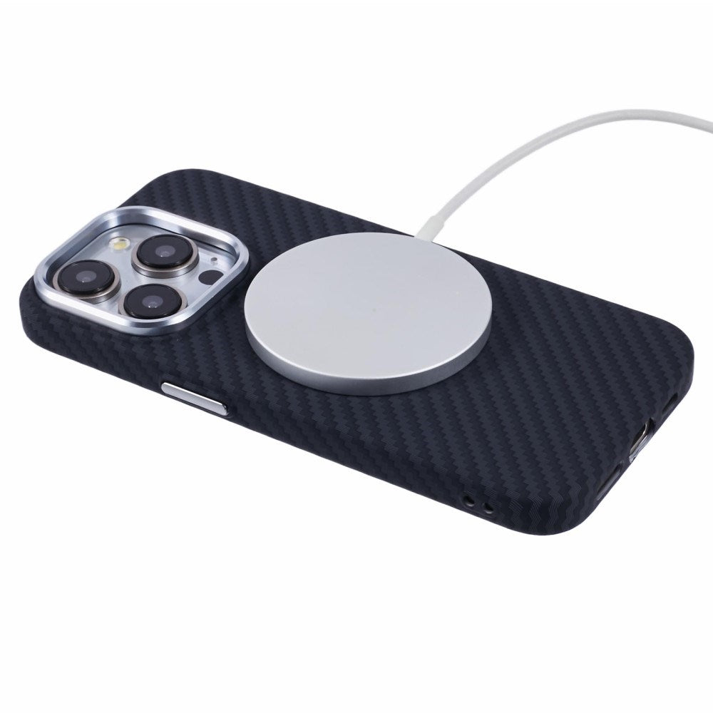 EIDERWOOD Mønstret Carbon Deksel - iPhone 15 Pro - MagSafe Kompatibel - Black