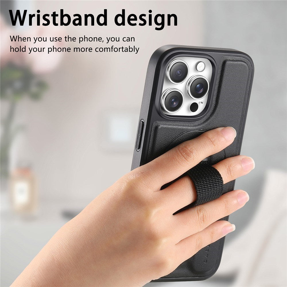 iPhone 15 Pro Hard Plast Deksel m. Kunstskinn Bakside & Fingerrem - MagSafe Kompatibel - Svart