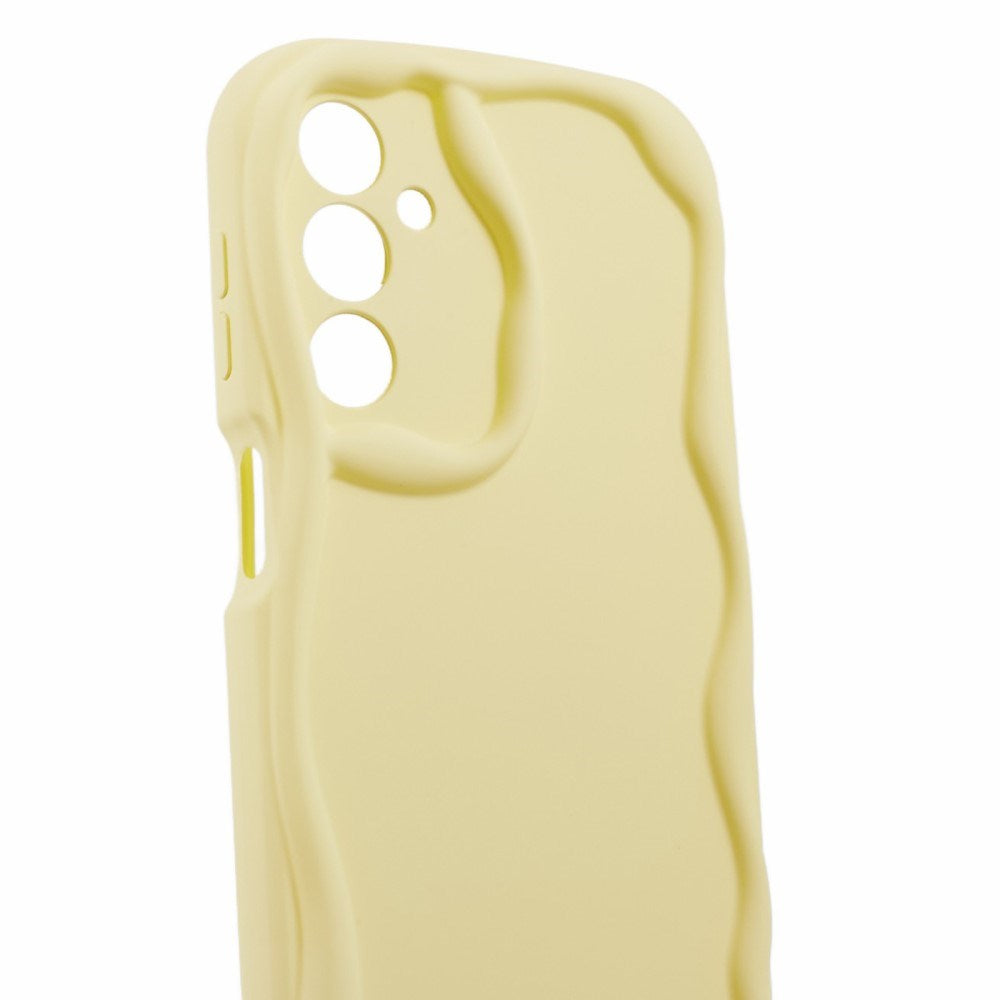EIDERWOOD Samsung Galaxy S23 FE Fleksibelt Plast Deksel med Bølgete Kanter - Gul