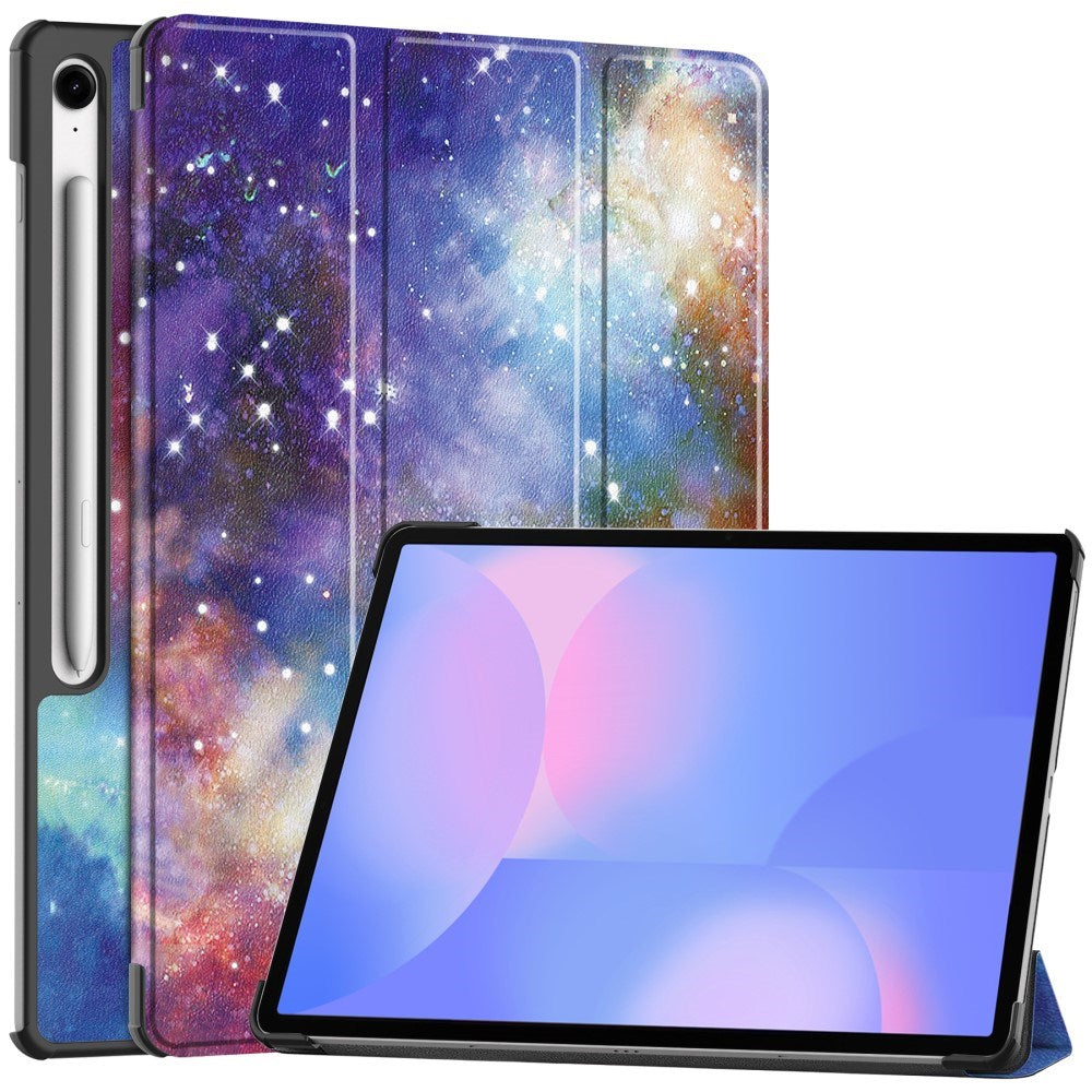 EIDERWOOD Samsung Galaxy Tab S10 FE+ (Plus) Tri-Fold Kunstskinn Flip Deksel m. Mønster - Galakse