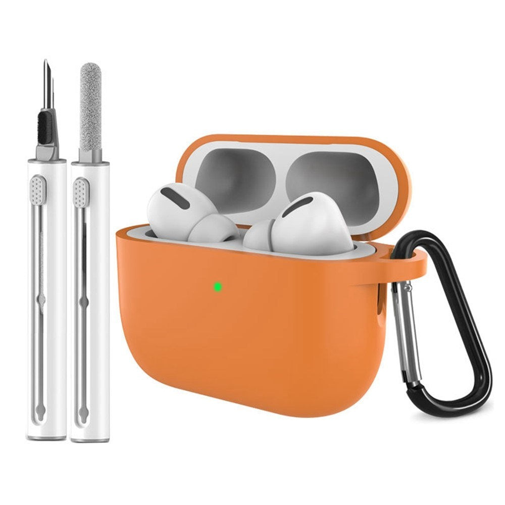 Apple AirPods Pro (3. gen.) Silikon Deksel m. Karabinkrok & Rengjøringspenn - Orange
