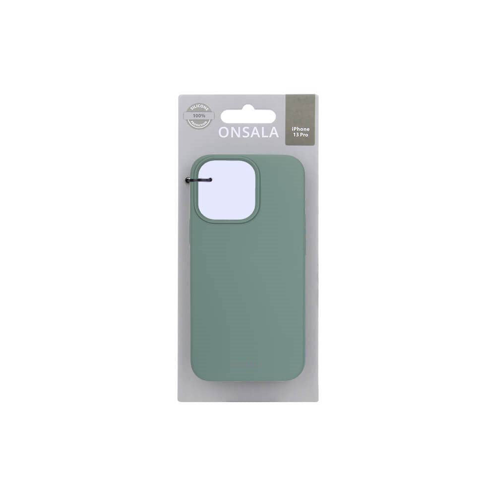 Onsala iPhone 13 Onsala Collection Liquid Silicone Bakdeksel - Pine Green
