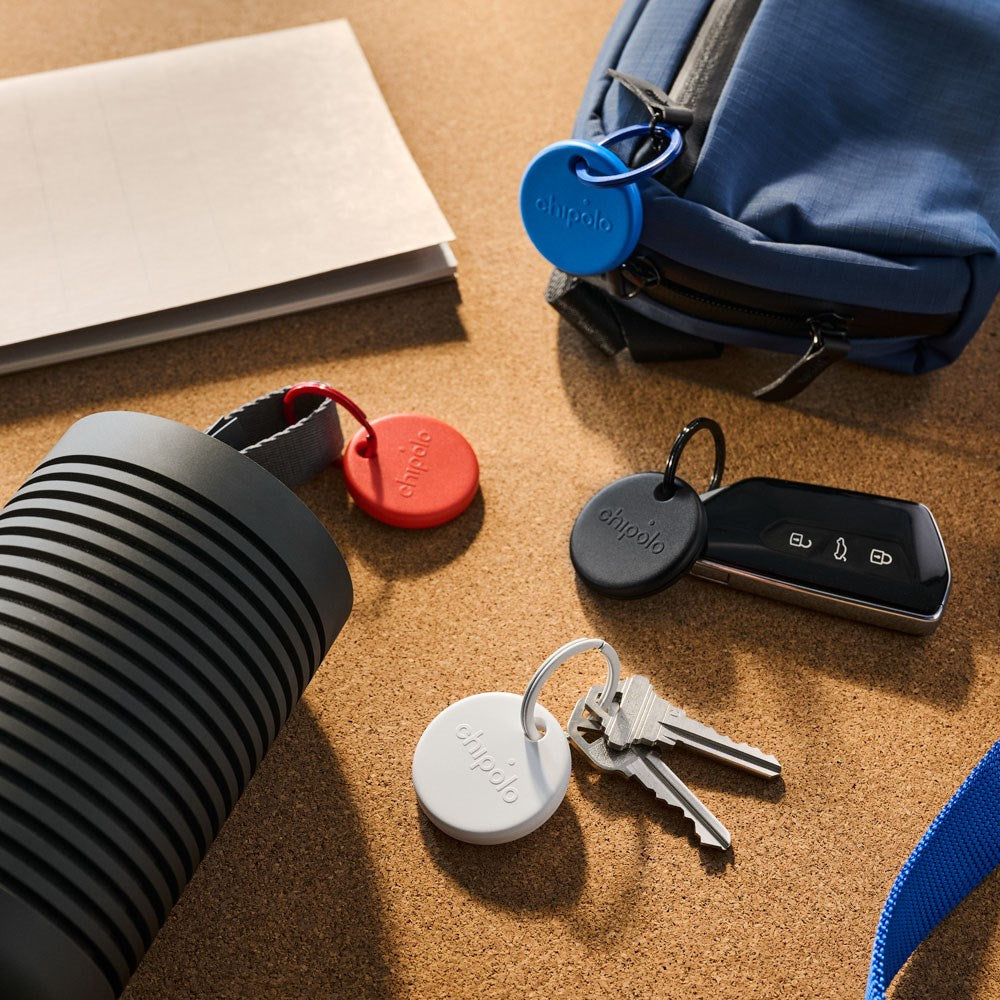 Chipolo POP Bluetooth GPS Tracker - Kompatibel med Apple Find My & Google's Find My Device - 4 Stk. - Rød / Blå / Hvit / Svart