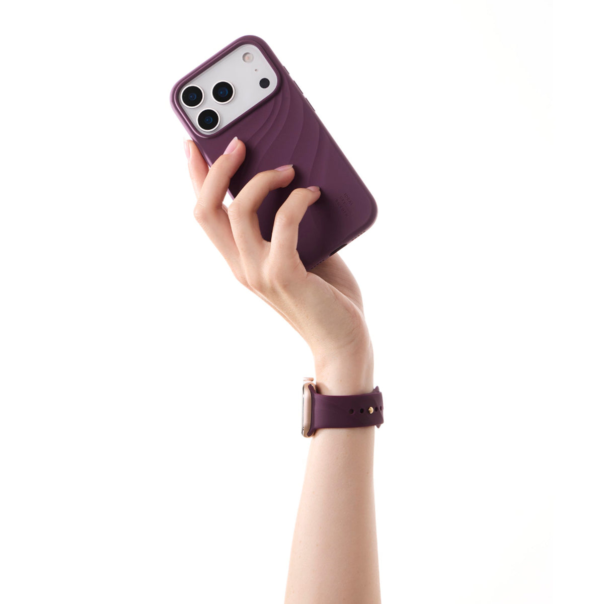 Apple Watch (42/44/SE/45/46/49mm) iDeal of Sweden Soft Swirl Silikon Klokkerem - Størrelse M/L - Velvet Plum