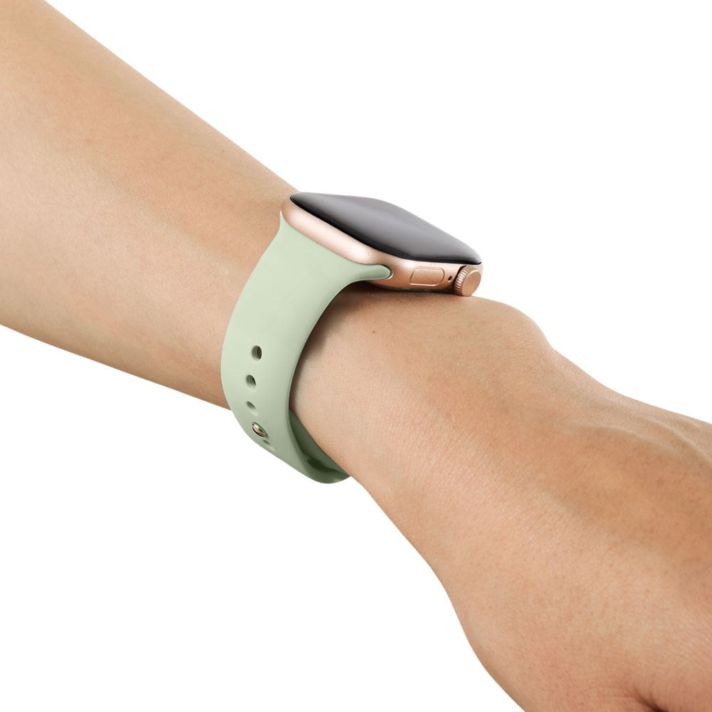 Apple Watch (38/40/SE/41/42mm) iDeal of Sweden Silikon Klokkerem - Størrelse M/L - Sage Green