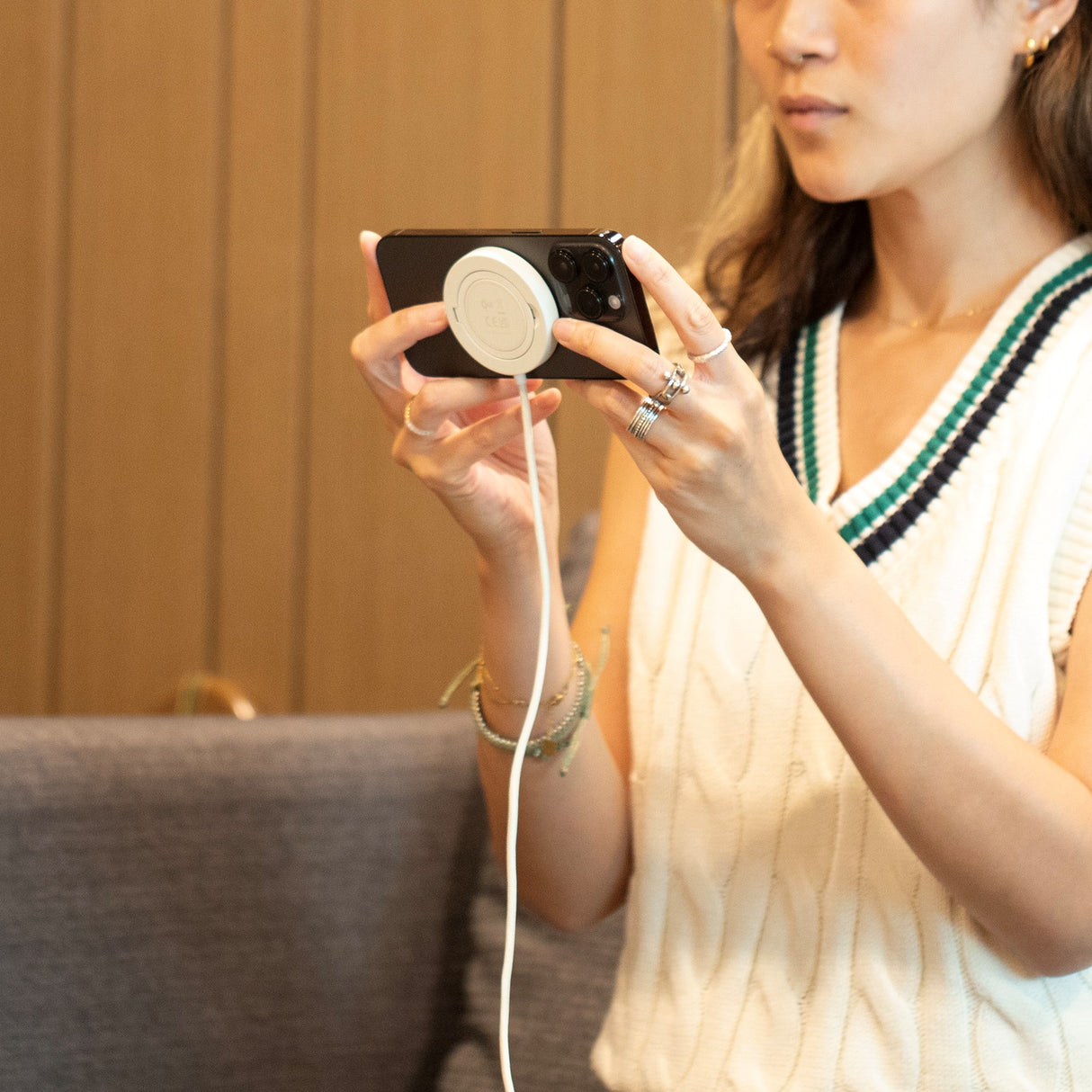 Native Union Snapstand Qi2 Magnetisk Trådløs Lader m. Ståfunksjon - Beige