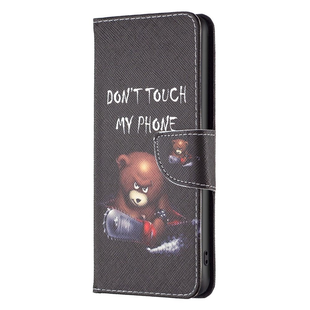 iPhone 14 Plus Flip Deksel i Kunstkinn med Lommebok og Trykk -  "Don't Touch My Phone Bjørn"