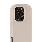 Holdit iPhone 16 Pro Wavy Deksel - Light Beige