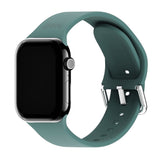 Apple Watch (38/40/SE/41/42mm) Holdit Silikon Klokkerem med Metallspenne - Moss Green