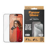 iPhone 15 Pro PanzerGlass Ultra Wide Fit Skjermbeskyttelse m. EasyAligner - Diamond Strength - Gjennomsiktig / Svart Kant