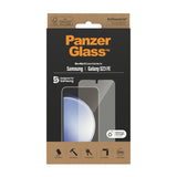 Samsung Galaxy S23 FE PanzerGlass Ultra Wide Fit Skjermbeskyttelsesglass - Platinum Strength - Gjennomsiktig