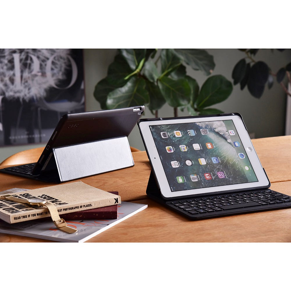 iPad (2018) / iPad (2017) - Xceed CoverKey Wireless Nordisk Tastatur m. Case - Svart