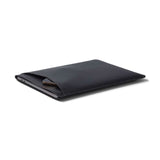 Philbert UltraSlim Vegansk Skinn Sleeve m. Stropp til MacBook / Laptop 13" (31,0 x 22,5 x 2 cm) - Svart