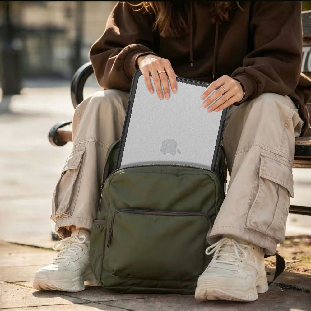 MacBook Neo 13 A18 Pro (2026) Tech-Protect Velar Hybrid Deksel - Gjennomsiktig / Svart