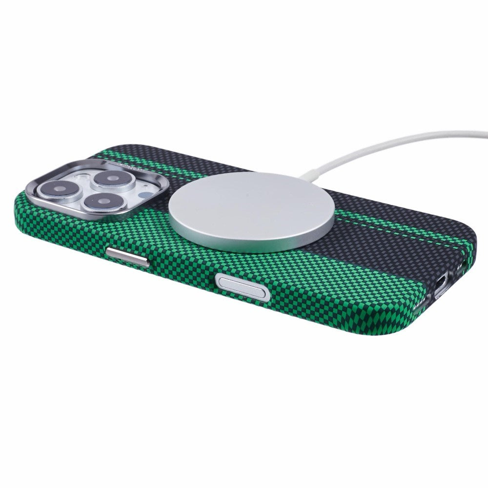 EIDERWOOD Mønstret Carbon Deksel - iPhone 16 Pro - MagSafe Kompatibel - Green/Black