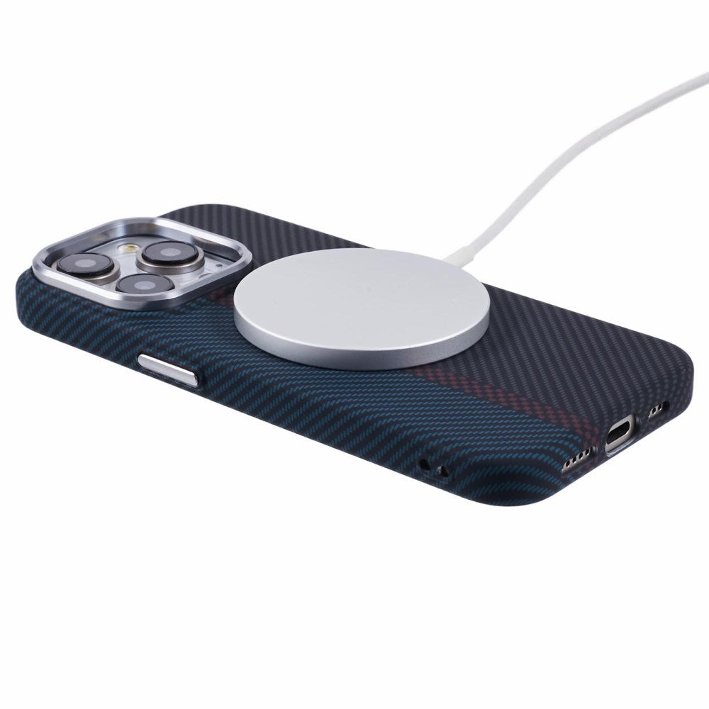 EIDERWOOD Mønstret Carbon Deksel - iPhone 14 Pro - MagSafe Kompatibel - Dark Colored Pattern