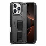 iPhone 16 Pro Hard Plast Deksel m. Kunstskinn Bakside & Fingerrem - MagSafe Kompatibel - Svart