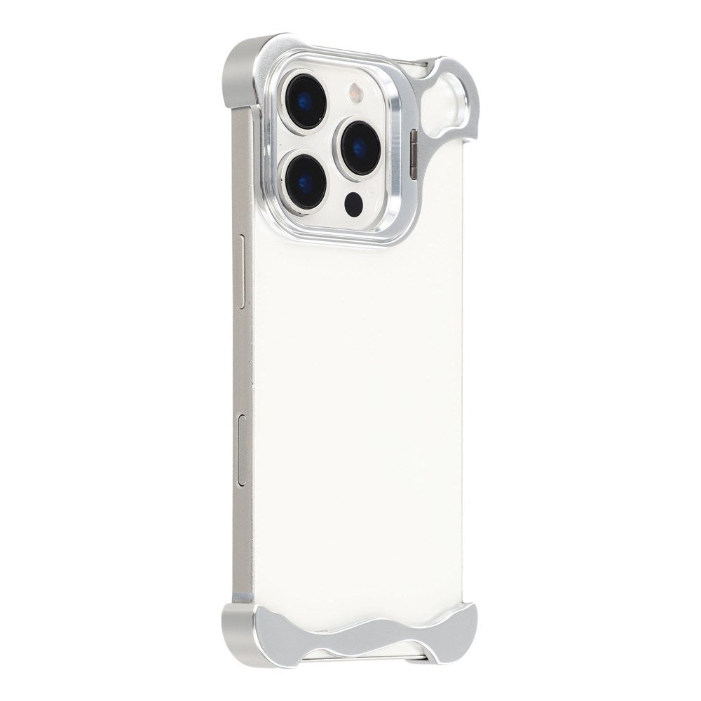 iPhone 16 Pro Todelt Metall Bumper Deksel m. Støttefunksjon & Linsebeskytter - Sølv