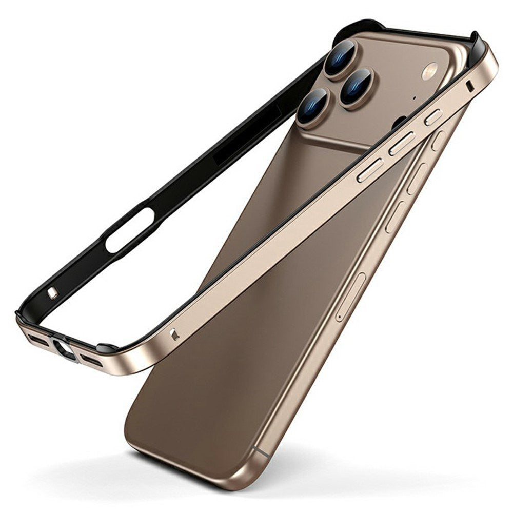 iPhone 17 Pro EIDERWOOD Metal Bumper Deksel m. Forsterkede Silikon Hjørner - Gull