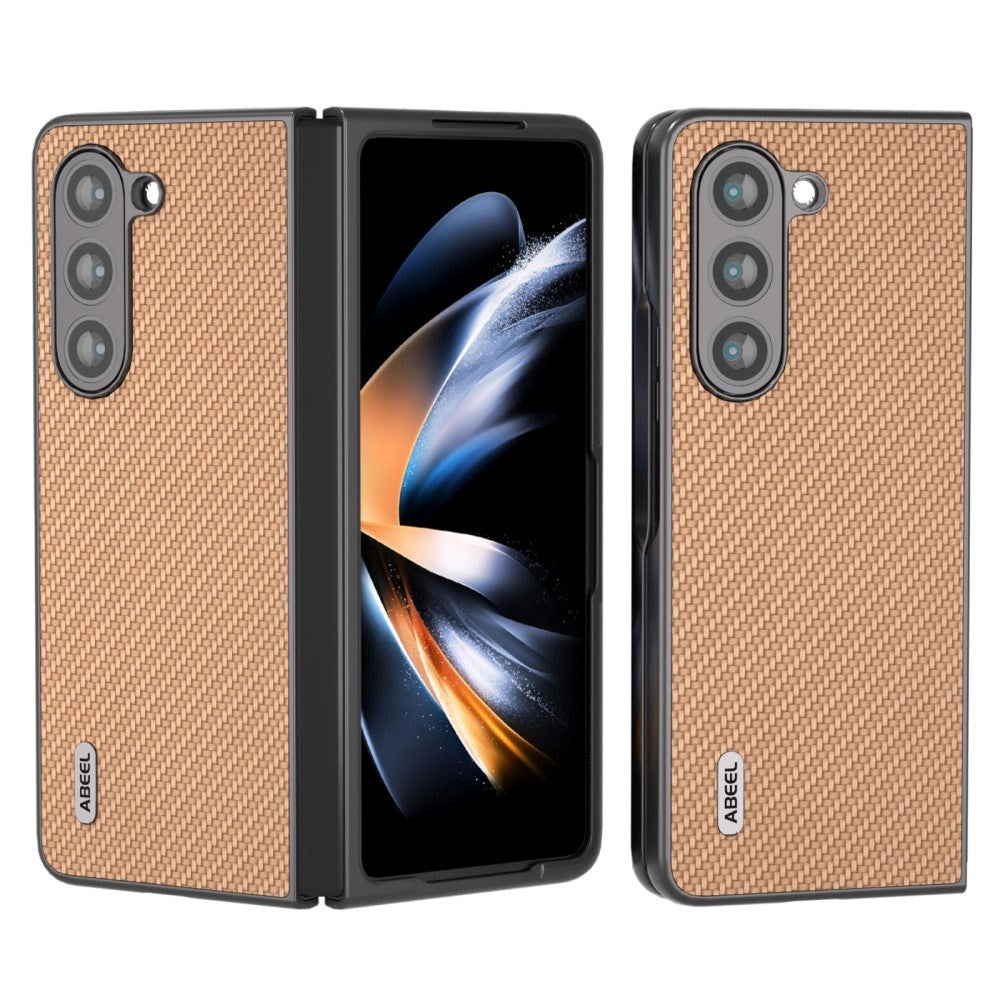 Samsung Galaxy Z Fold5 (5G) Skinnkledd Plast Deksel - Beige Carbon