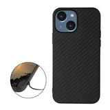 iPhone 15 Plastdeksel med Carbon Texture - Svart