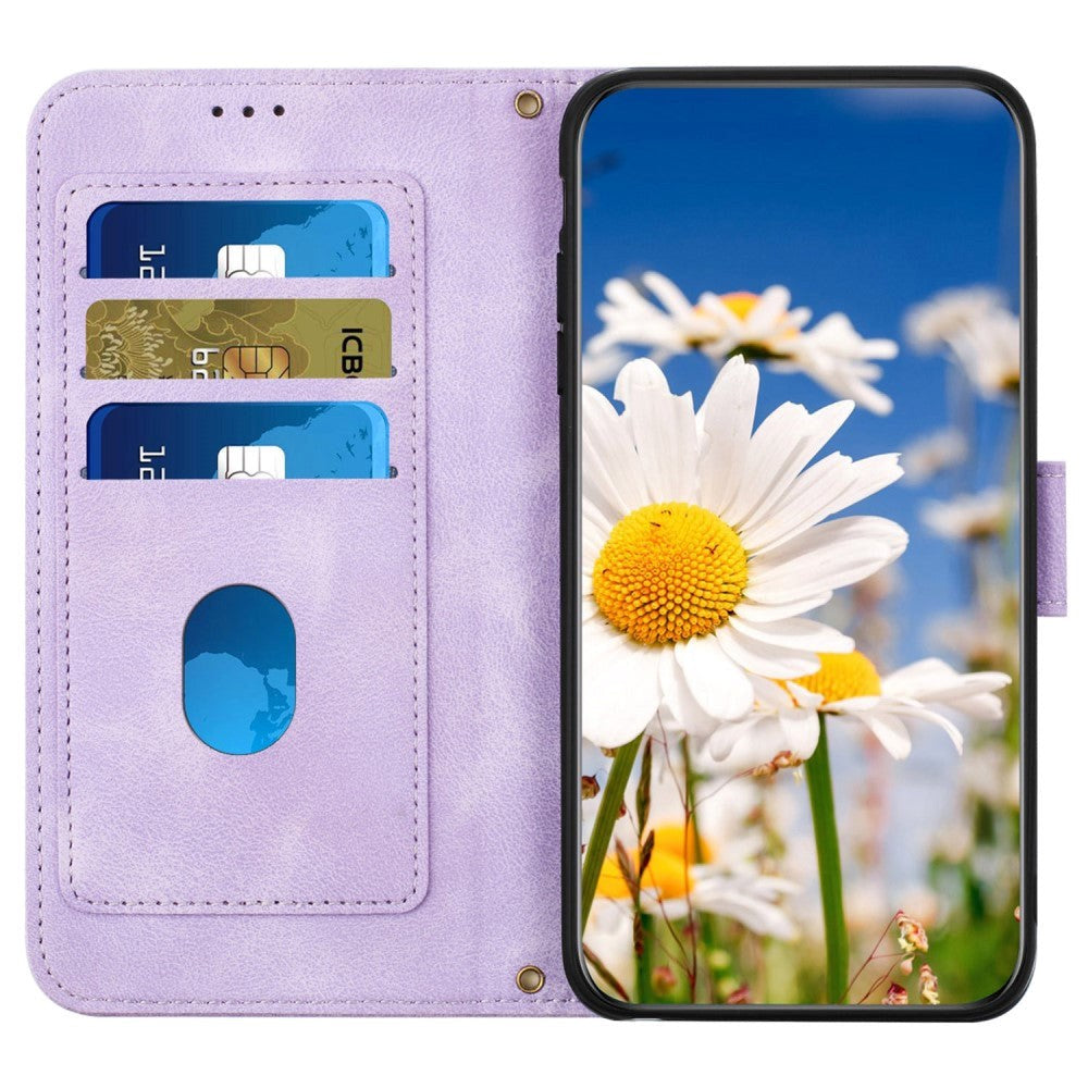 iPhone 15 Pro Leather Flip Cover med Lommebok og Stropp - Lilla med Blomster og Sommerfugl