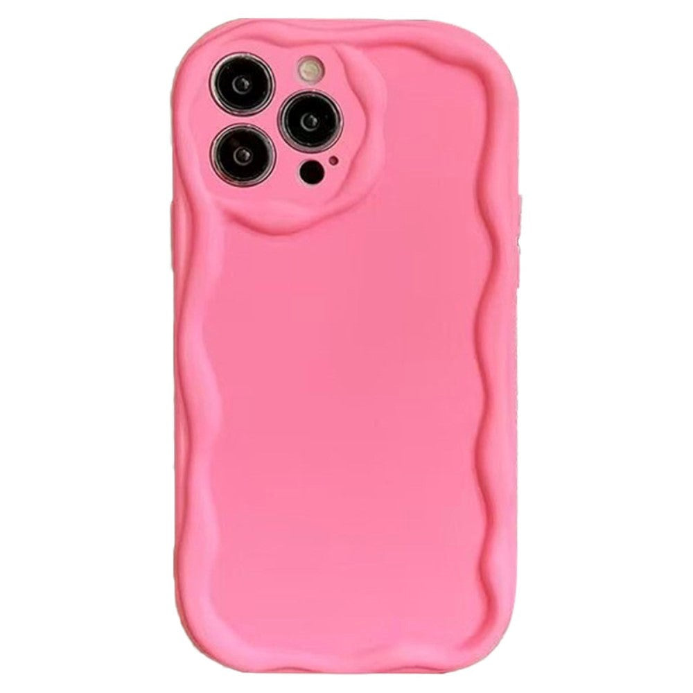 iPhone 15 Pro Fleksibelt Plast Deksel m. Bølgete Kanter - Pink