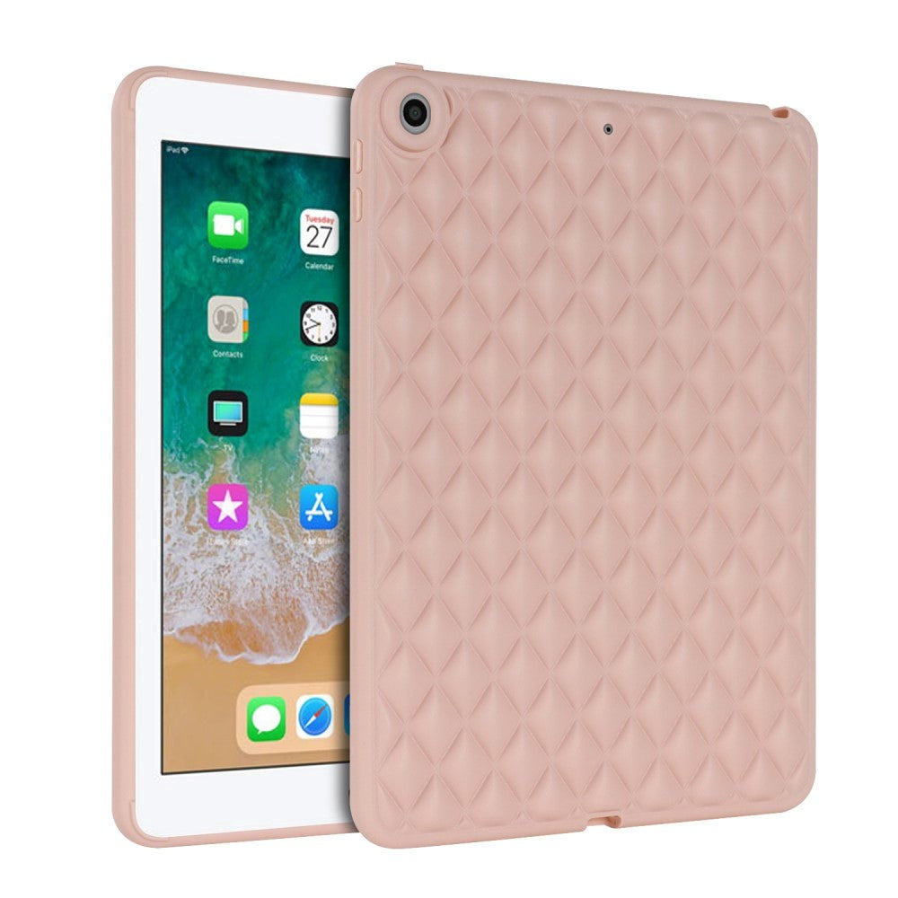 iPad 9.7 (2018-2017) / iPad Air 2 Fleksibelt Plast Deksel - Rhombe Design - Rosa