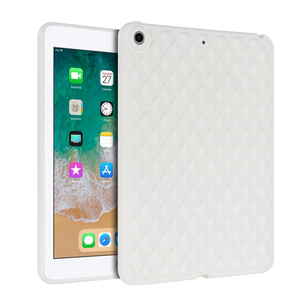 iPad 9.7 (2018-2017) / iPad Air 2 Fleksibelt Plast Deksel - Rhombe Design - Hvit