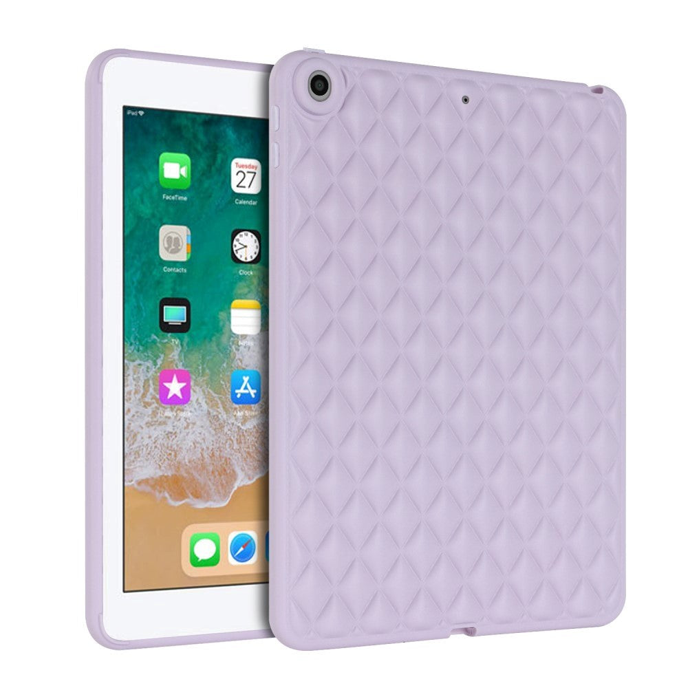 iPad 9.7 (2018-2017) / iPad Air 2 Fleksibelt Plast Deksel - Rhombe Design - Lilla