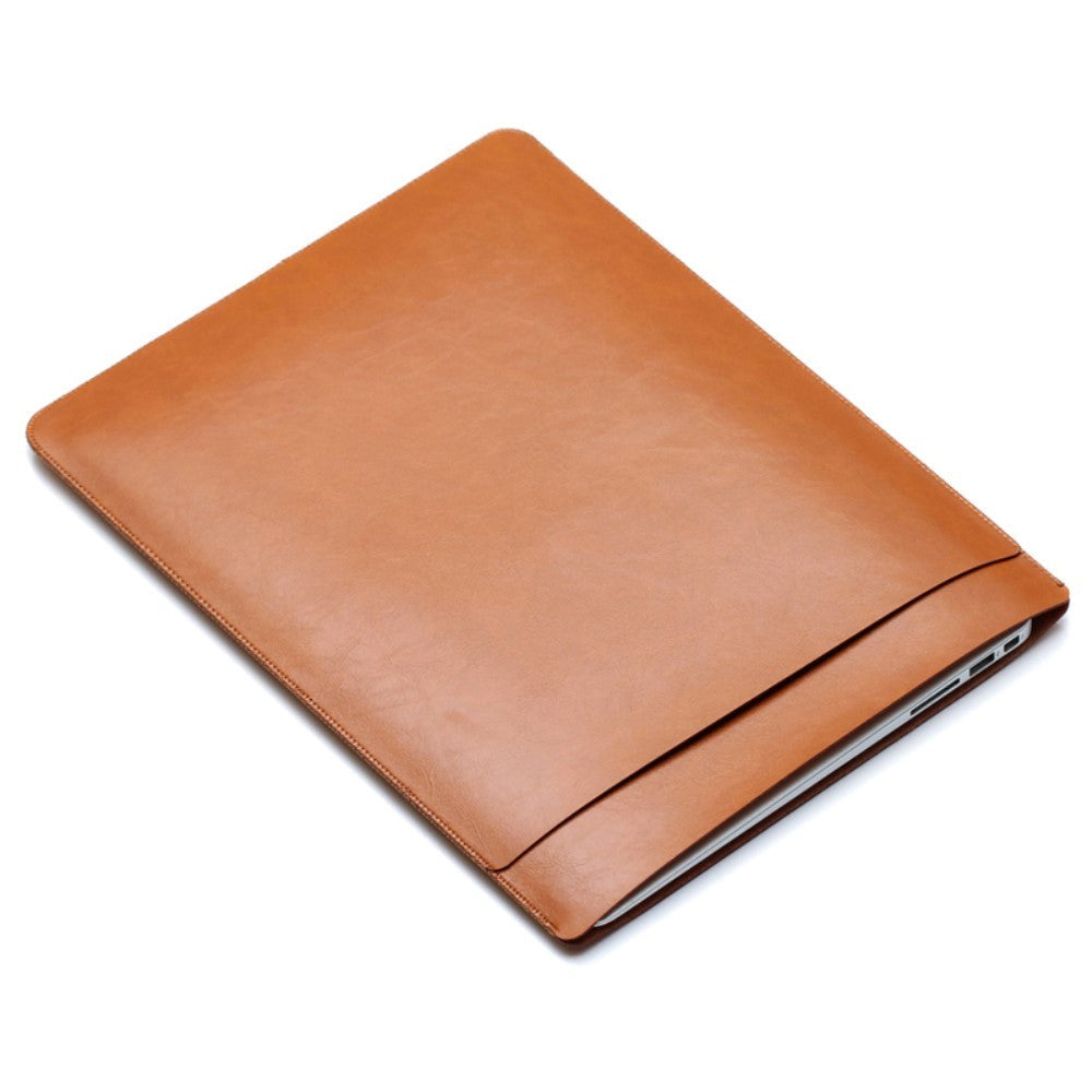 SOYAN MacBook / Laptop 13" Skinn Sleeve m. Lomme (33 x 24 cm) - Brun