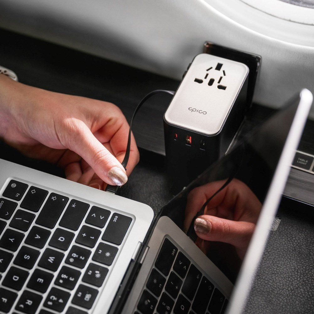 Epico UltraBoost Universal Reiseadapter 70W med 2 x USB-A 1 x USB-C - Titanium