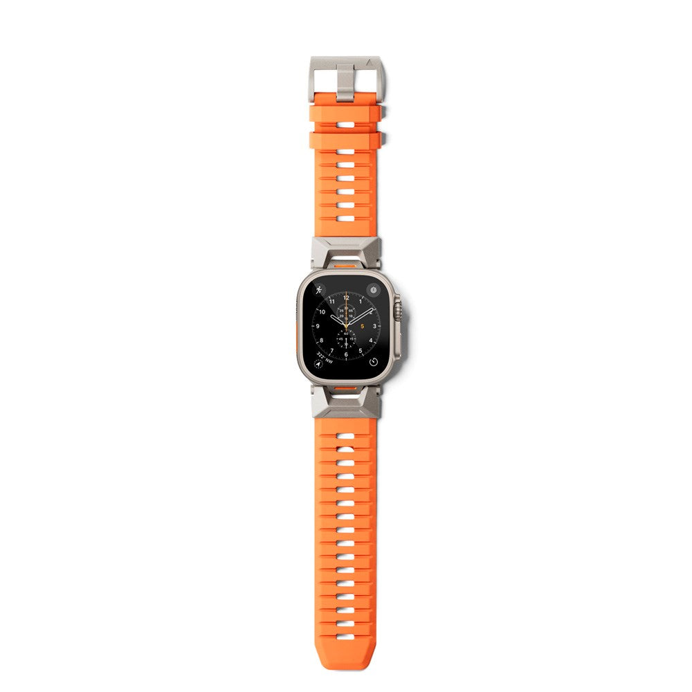 Apple Watch (42/44/SE/45/46/49) Epico Rubber Pro Klokkereim med Metallspenne - Oransje