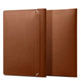 Spigen Valentinus Kunstskinn Sleeve for MacBook / Bærbar PC 13-14" (36 x 25 x 2 cm) - Classic Brown