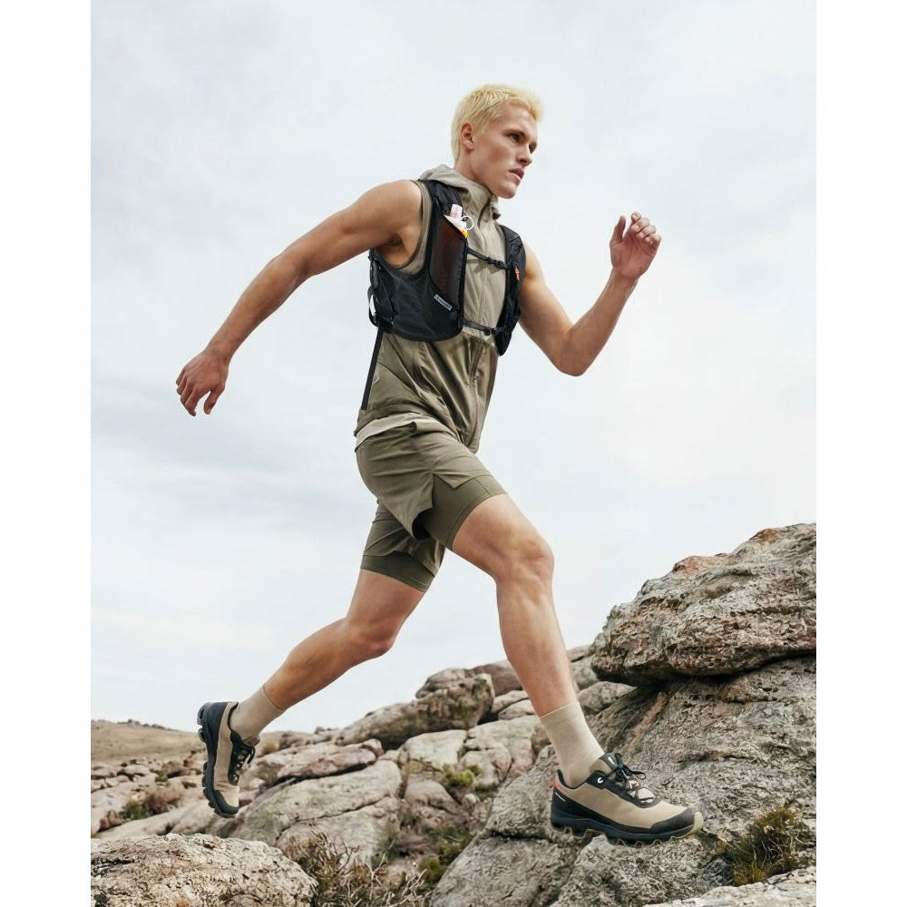 Spigen Dynamic Løpevest - Størrelse M / L - Svart