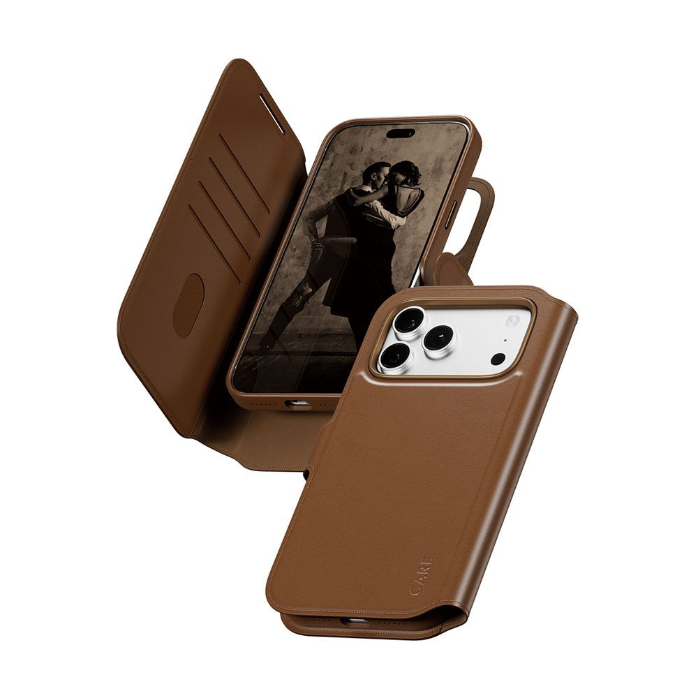 iPhone 18 Pro Max  / 17 Pro Max CARE by PanzerGlass Feature Tango 2-in-1 Deksel med Lommebok - MagSafe Kompatibel - Brun