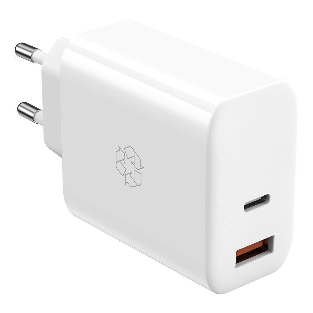 ËSSENTIALS by Upström PD 65W GaN Resirkulert Plast Vegglader med USB-C og USB-A - Hvit