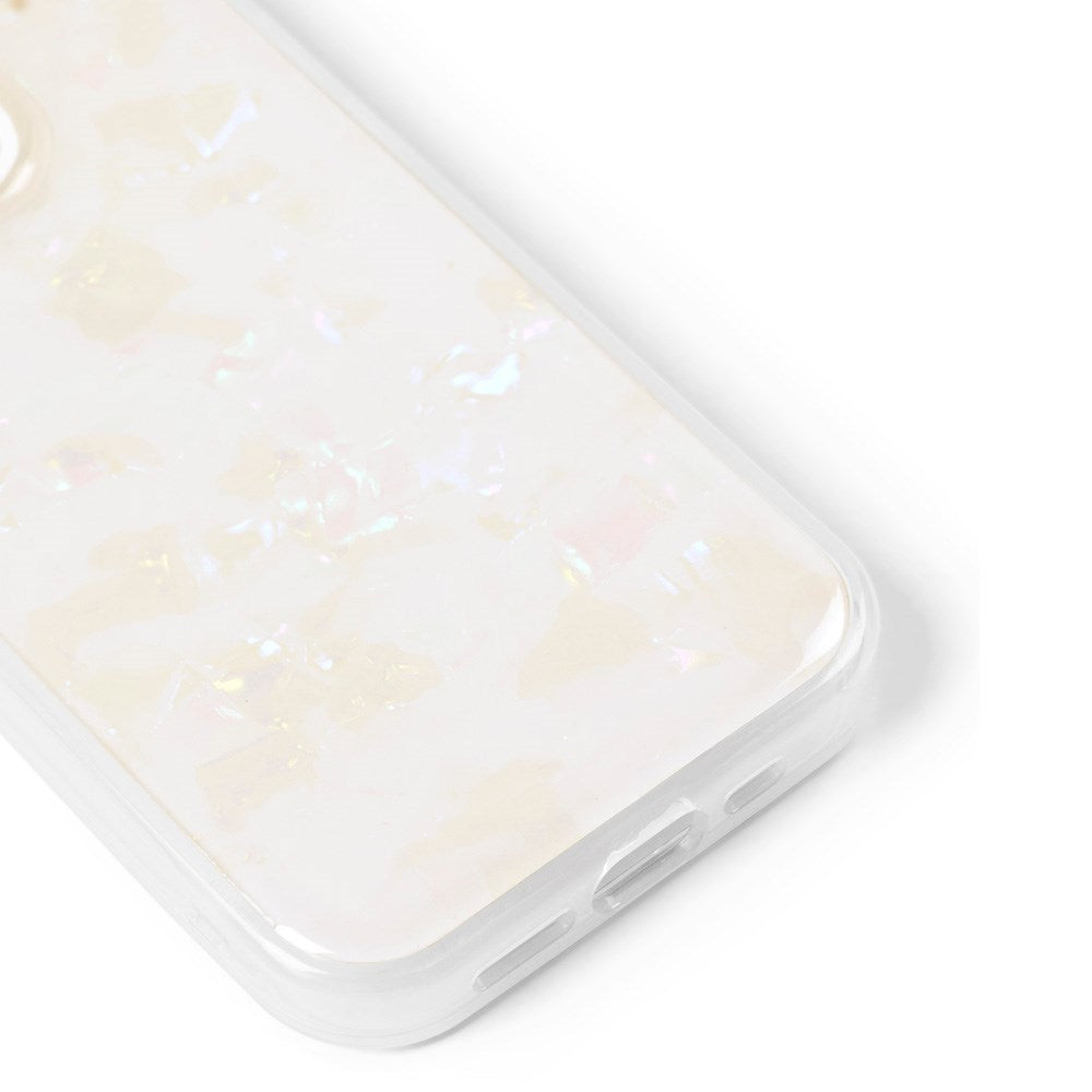 iDeal Of Sweden iPhone 15 Pearlized Deksel - White