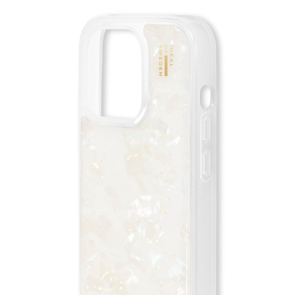 iDeal Of Sweden iPhone 15 Pearlized Deksel - White