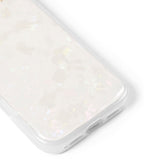 iDeal Of Sweden iPhone 16 Pearlized Deksel - White