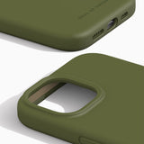 iDeal Of Sweden iPhone 15 Silikon Deksel - Khaki