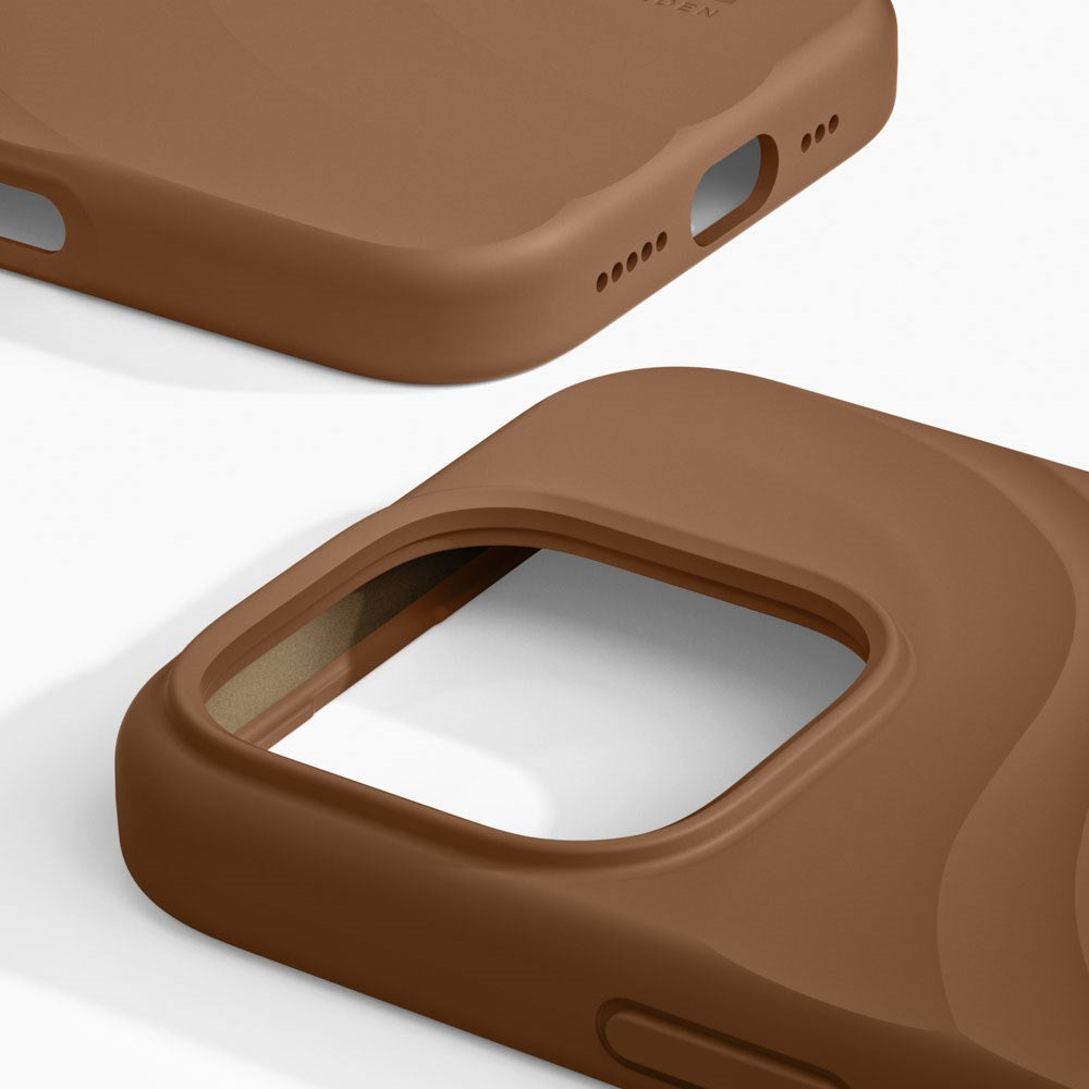 iPhone 16 Pro iDeal of Sweden Soft Swirl Silicone Deksel - MagSafe Kompatibel - Salted Caramel