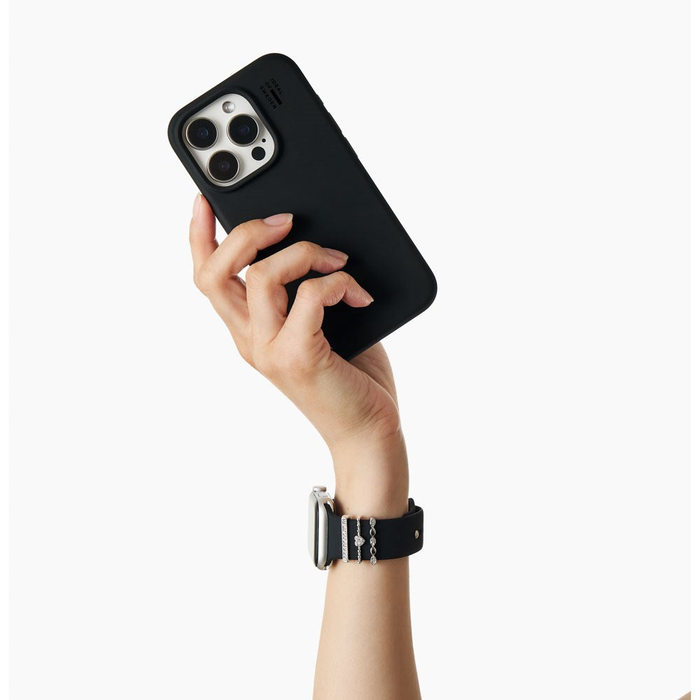 Apple Watch (42/44/SE/45/46/49mm) iDeal of Sweden Silikon Klokkerem - Størrelse M/L - Black