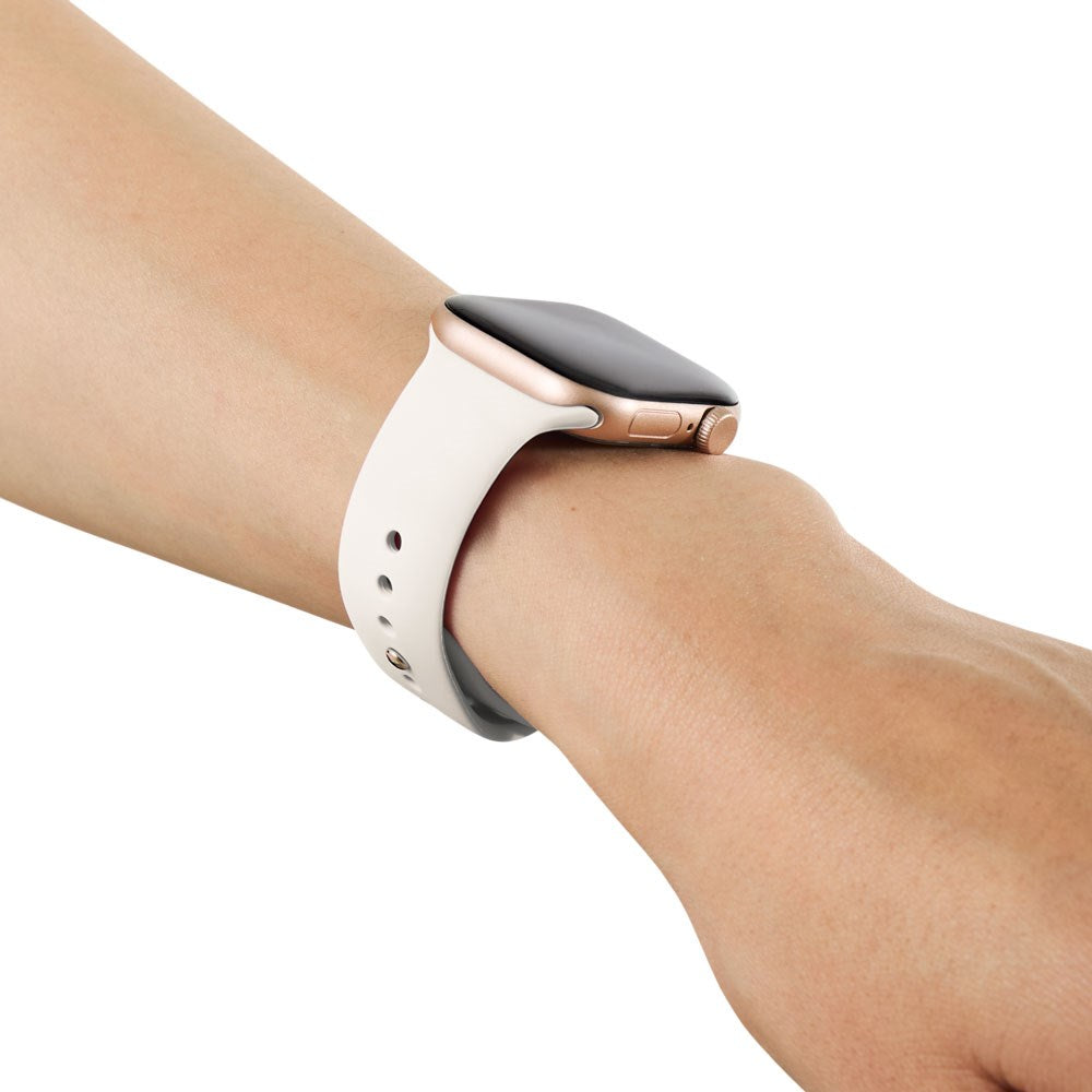 Apple Watch (42/44/SE/45/46/49mm) iDeal of Sweden Silikon Klokkerem - Størrelse M/L - Cloud Dancer