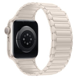 Apple Watch (42/44/45/46/49 mm) Lippa Magnetisk Silikonreim - Hvit