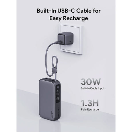 Aukey Spark Sling Powerbank med Innebygd USB-C-Kabel & Display - 10 000 mAh - 30 W - 1 x USB-C - 1 x USB-A - Grå